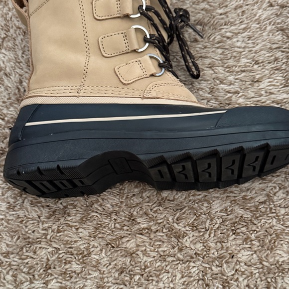 Lands' End Tan and Black Winter Boots - Picture 7 of 14